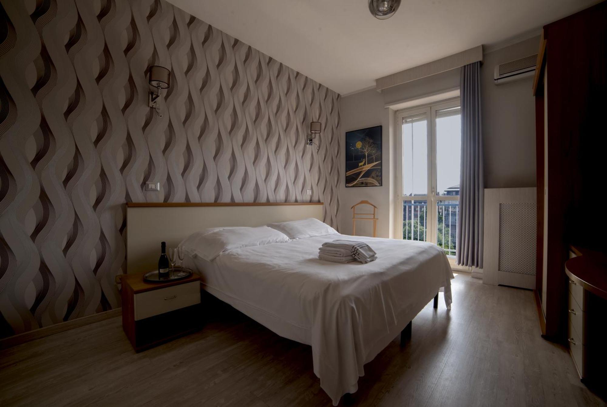 Hotel Frejus Collegno Kültér fotó