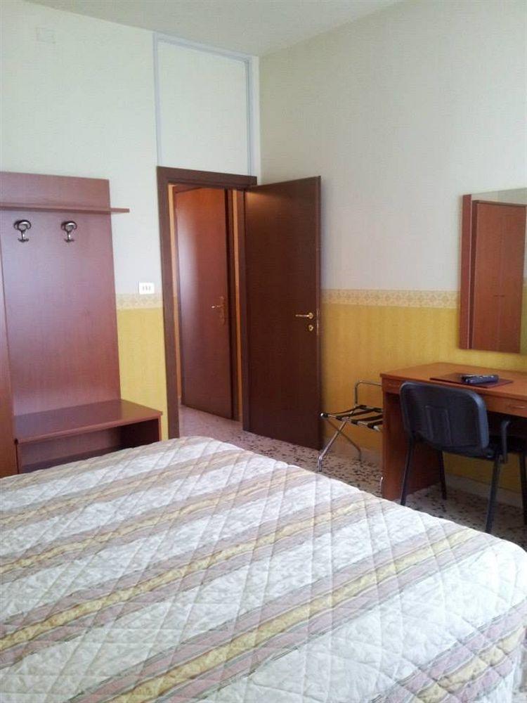 Hotel Frejus Collegno Kültér fotó