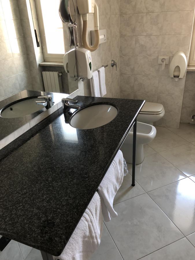 Hotel Frejus Collegno Kültér fotó