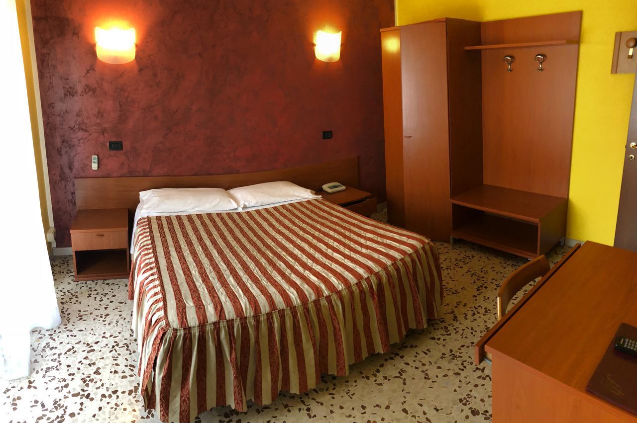 Hotel Frejus Collegno Kültér fotó