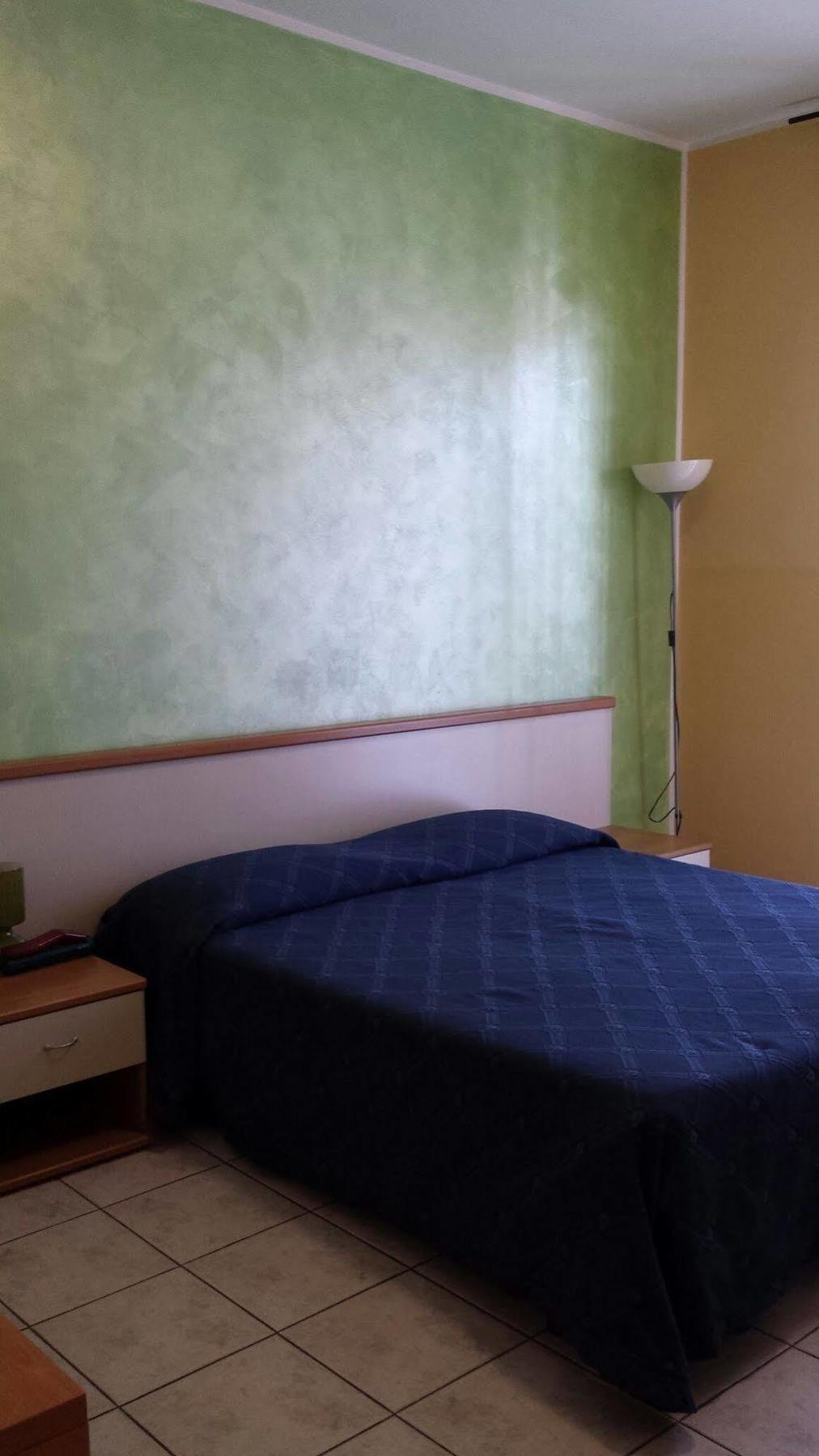 Hotel Frejus Collegno Kültér fotó