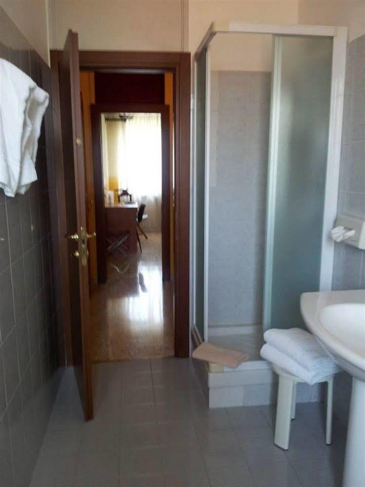 Hotel Frejus Collegno Kültér fotó