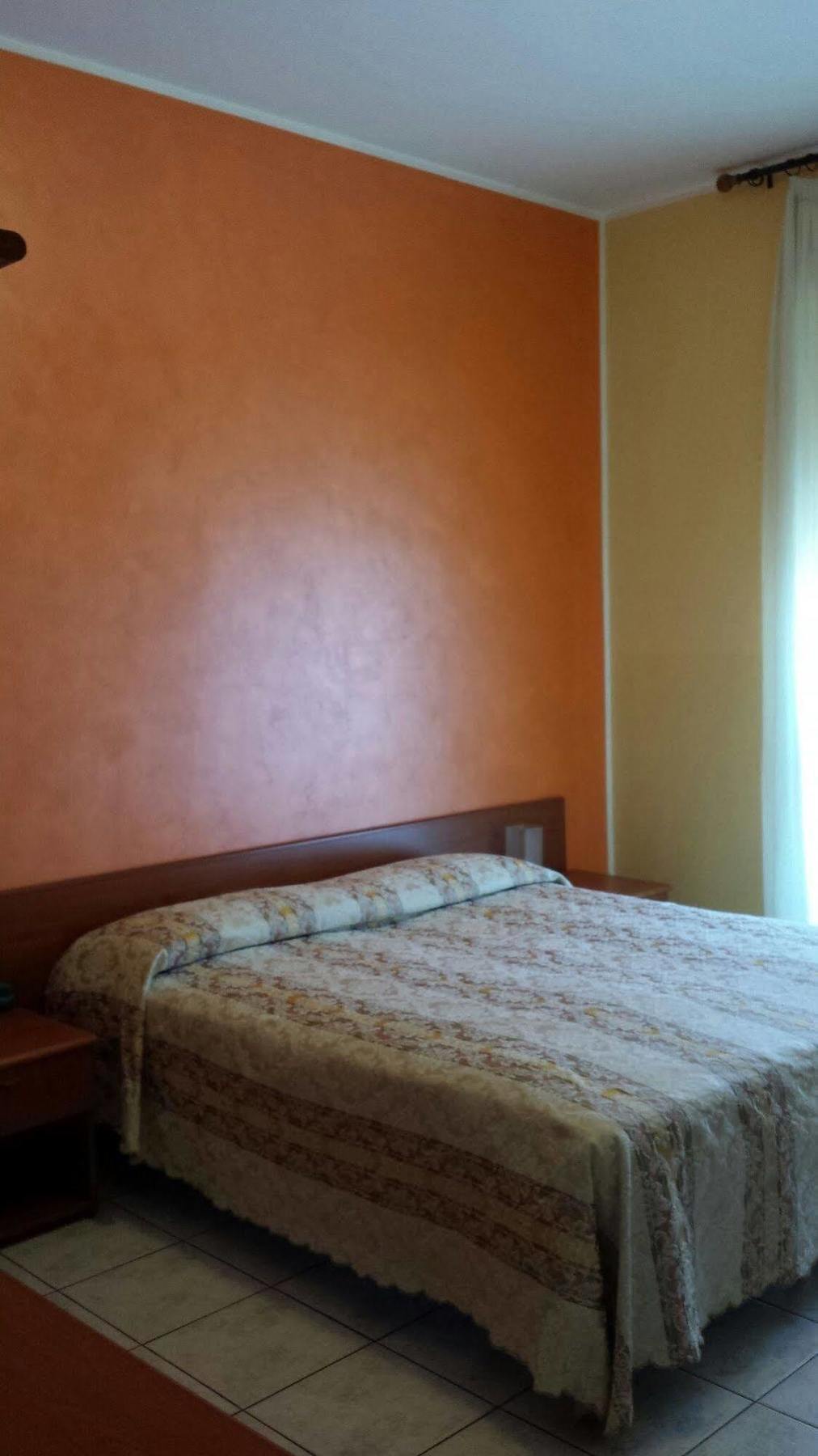 Hotel Frejus Collegno Kültér fotó
