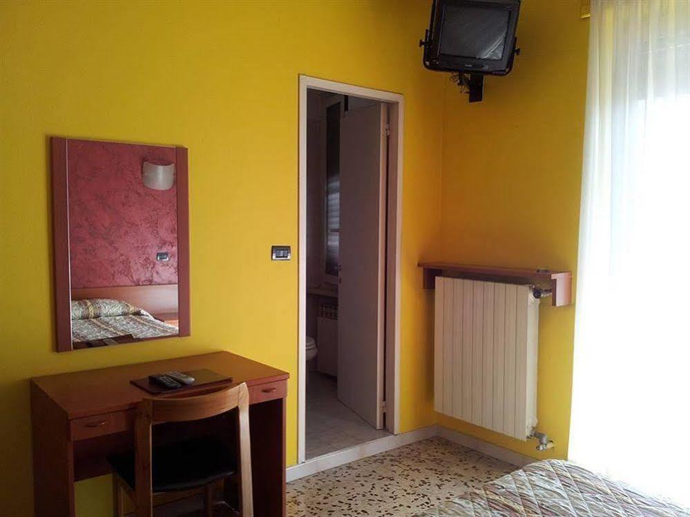 Hotel Frejus Collegno Kültér fotó